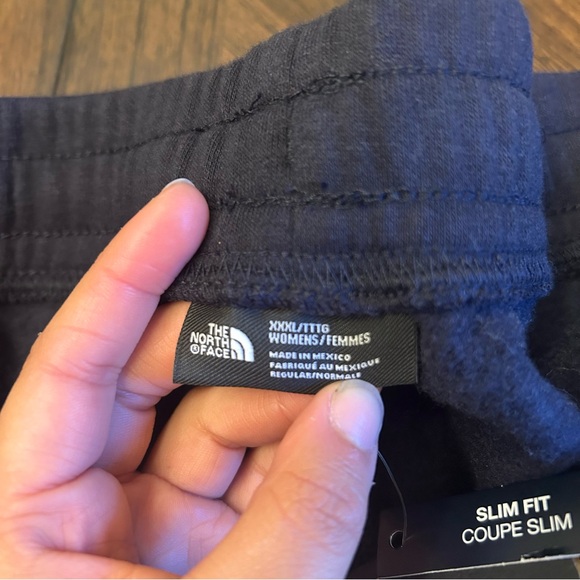 THE NORTH FACE Women's Half Dome Crop Jogger, Aviator Navy/TNF Navy, 3XLarge New - Picture 4 of 7